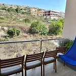 Apartment Hillview Duplex Penthouse *