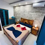 Hillview Duplex Penthouse Apartment