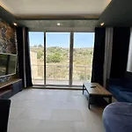 Hillview Duplex Penthouse Apartment *