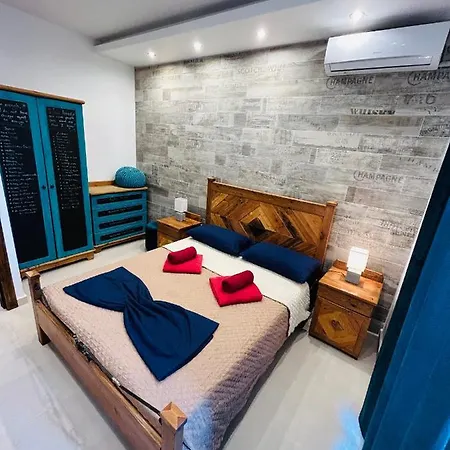 Hillview Duplex Penthouse דירה