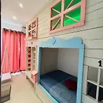 Hillview Duplex Penthouse דירה *