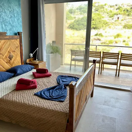 Hillview Duplex Penthouse *