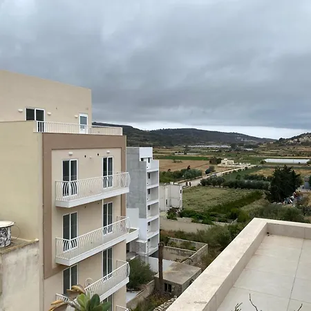 Hillview Duplex Penthouse With Private Hot Tub St. Paul's Bay