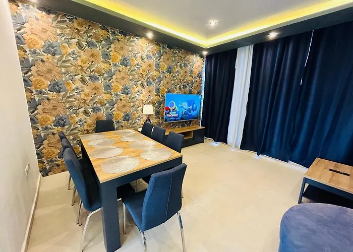 Hillview Duplex Penthouse *