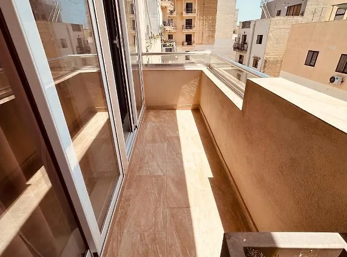 Hillview Duplex Penthouse *