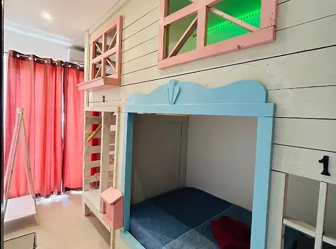 Hillview Duplex Penthouse Apartment *