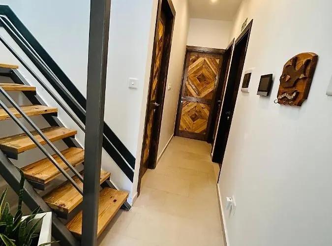 Hillview Duplex Penthouse