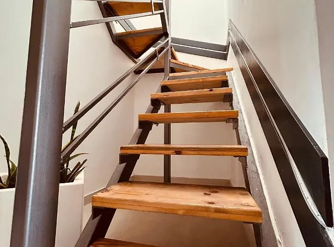 Hillview Duplex Penthouse